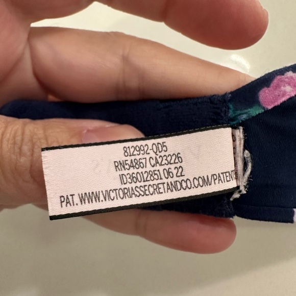 Victoria’s Secret floral incredible by victoria’s secret push up bra size 32B - Picture 6 of 6